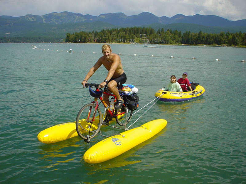 Water bike. Водный велосипед. Катамаран велосипед. Плавающий велосипед. Велосипед на воде.