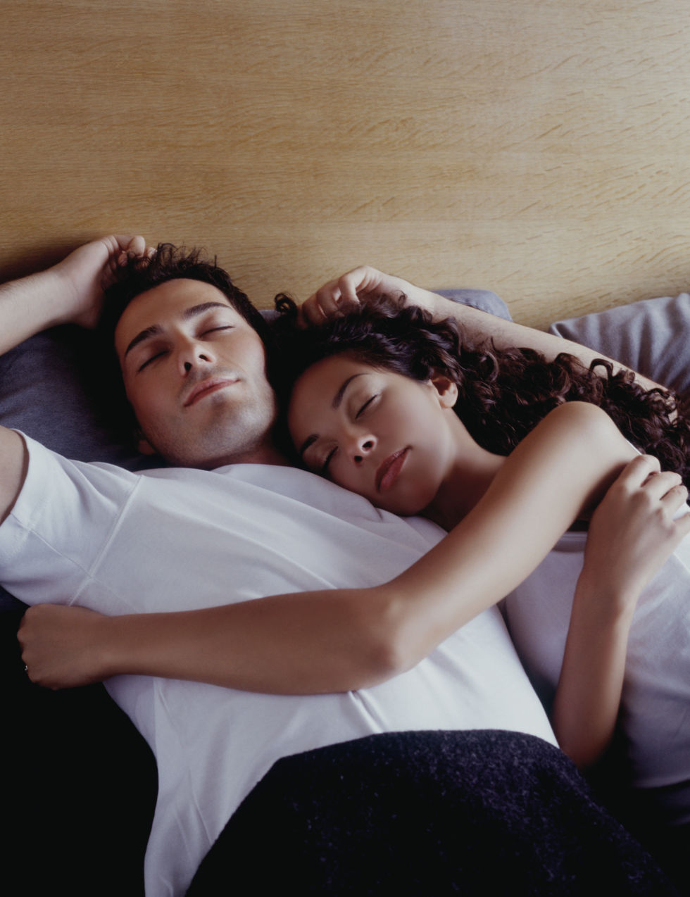 Alvópózok amik mindent elmondanak a párkapcsolatodról 4