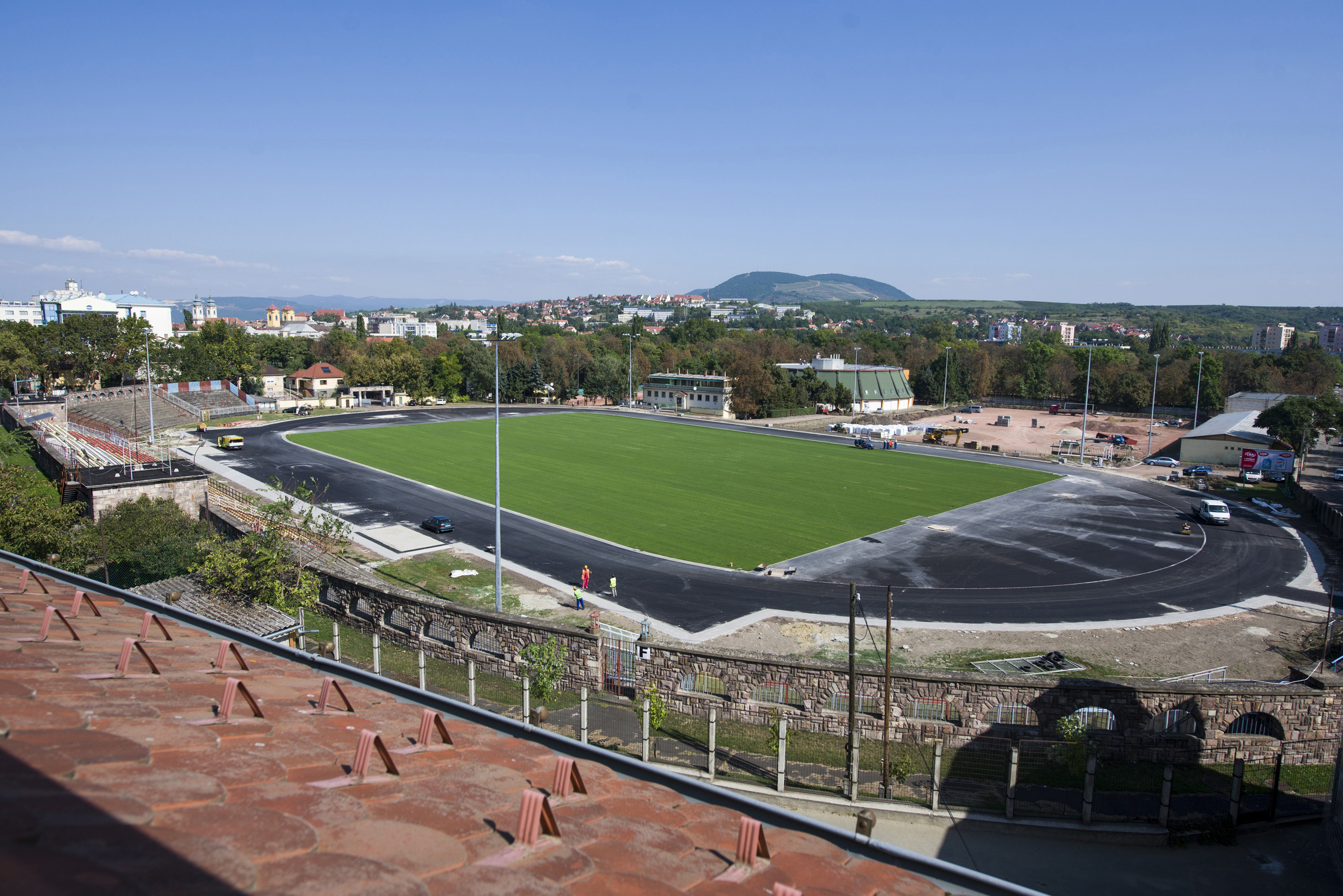 Stadion news. Стадион Локомотив Тбилиси. Город Плевен футбольный стадион. Христо Ботев стадион. Городской стадион Борисов.