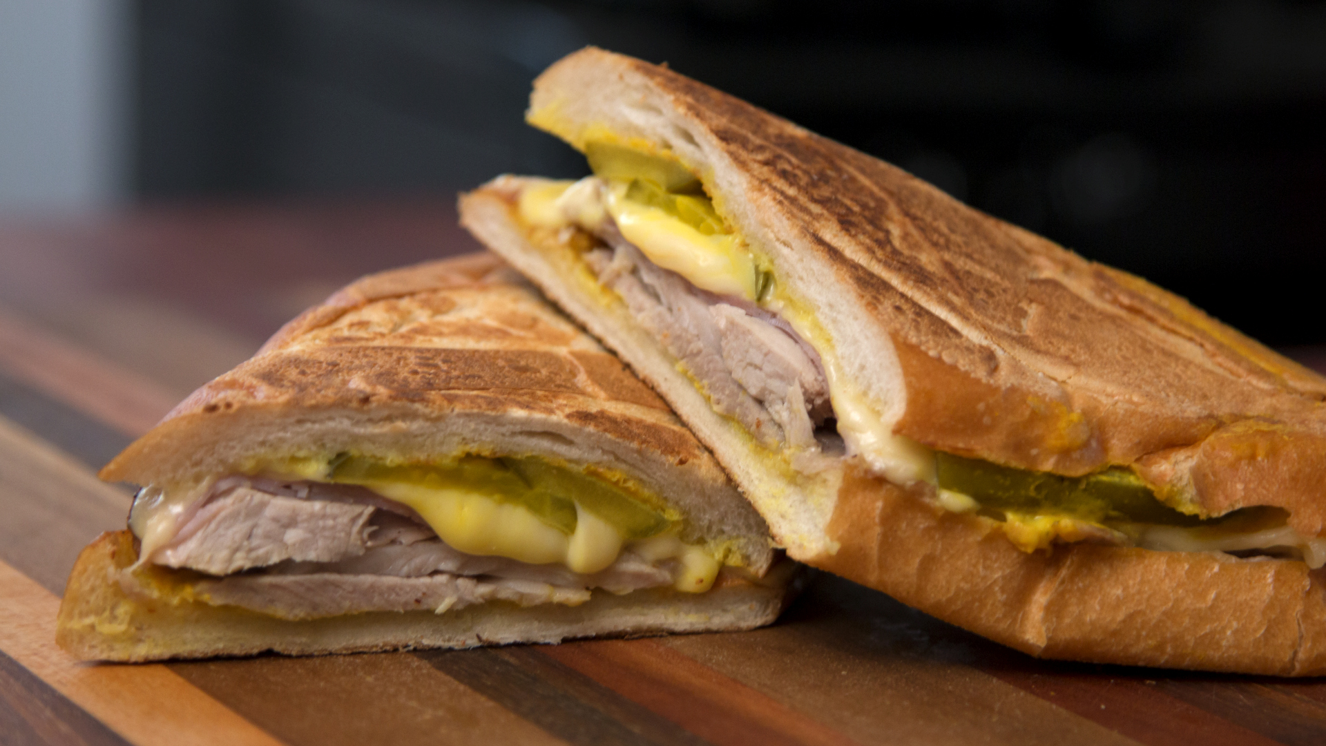 Így készül a klasszikus Cubano szendvics | Az online ...