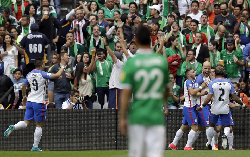 35ről emelte át szenzációsan a kapust