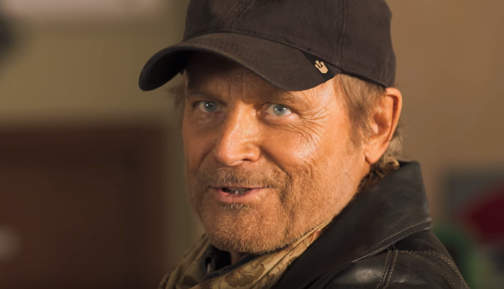Terence Hill újra filmben bunyózik, itt az első kedvcsináló Az online