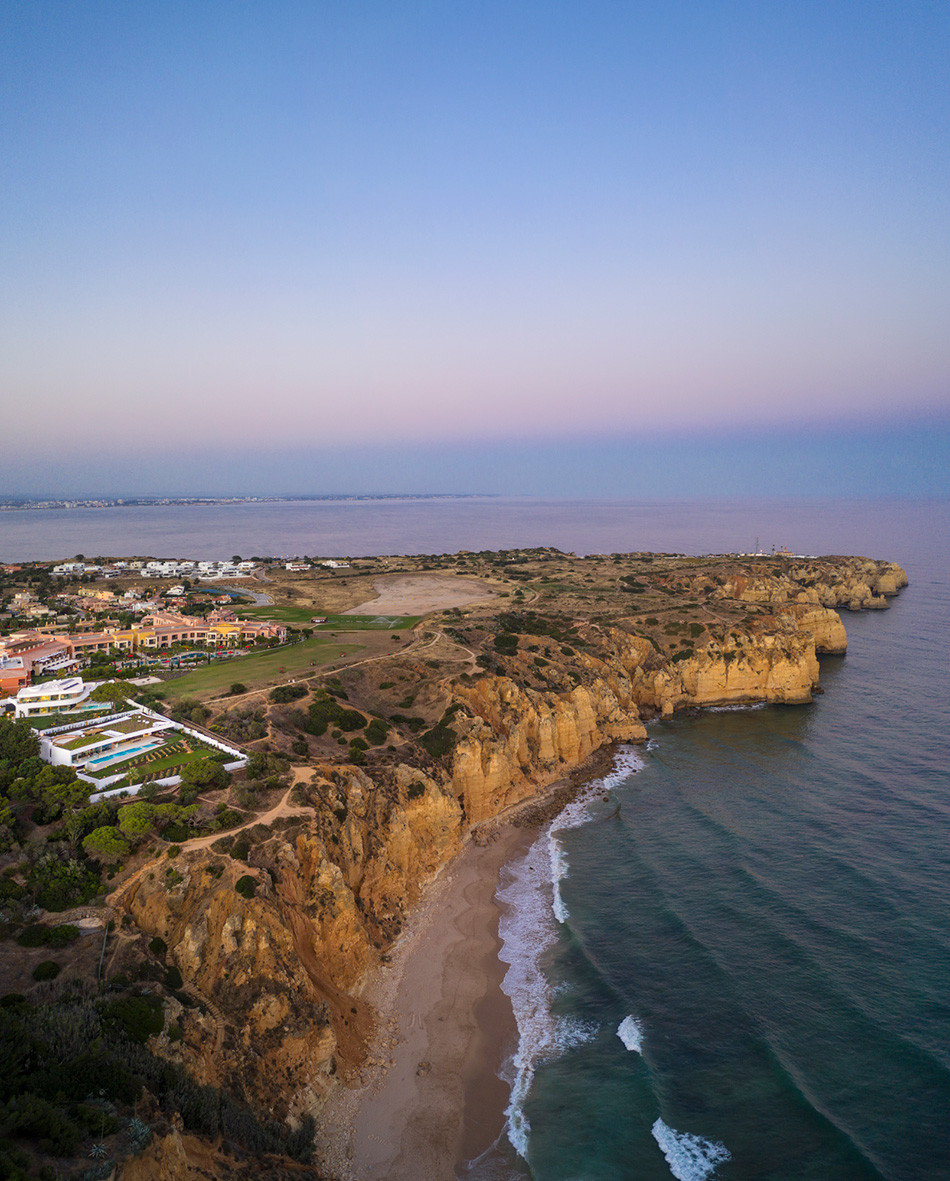Lux Mare, cliffside, masterpiece, stunning view, architect, luxury builidng, residence, billionaire, lifestyle, home, dreamhome, Algarve, Portugal, gallery, photos, video, youtube, Mário Martins