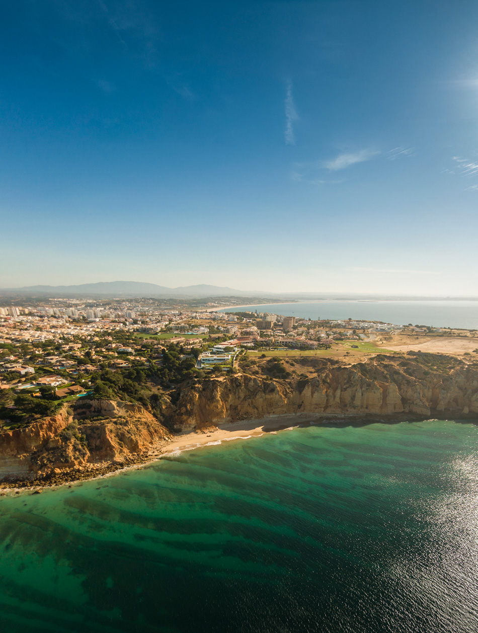 Lux Mare, cliffside, masterpiece, stunning view, architect, luxury builidng, residence, billionaire, lifestyle, home, dreamhome, Algarve, Portugal, gallery, photos, video, youtube, Mário Martins