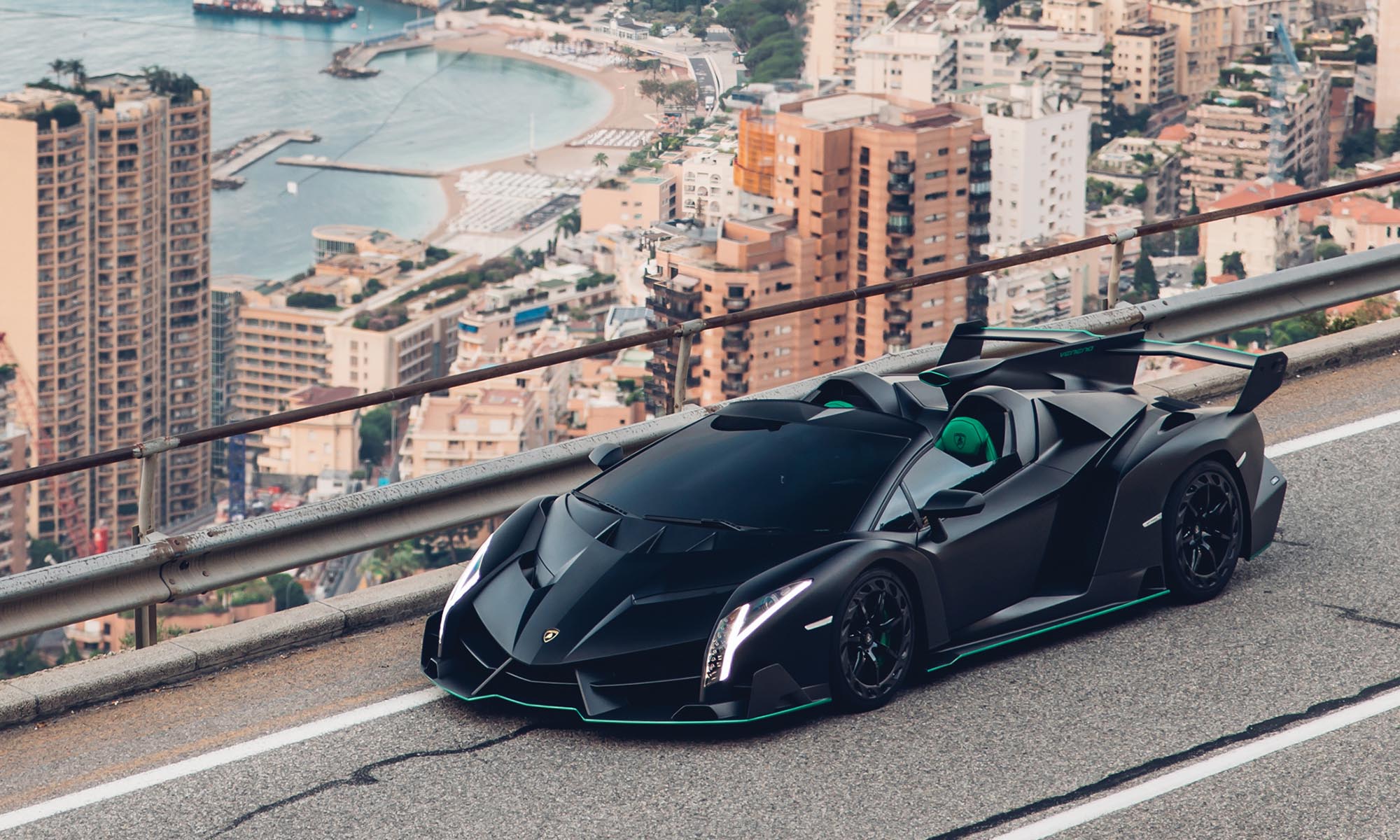 Monaco s a Lamborghini  Veneno  t k letes p ros ezeken a 