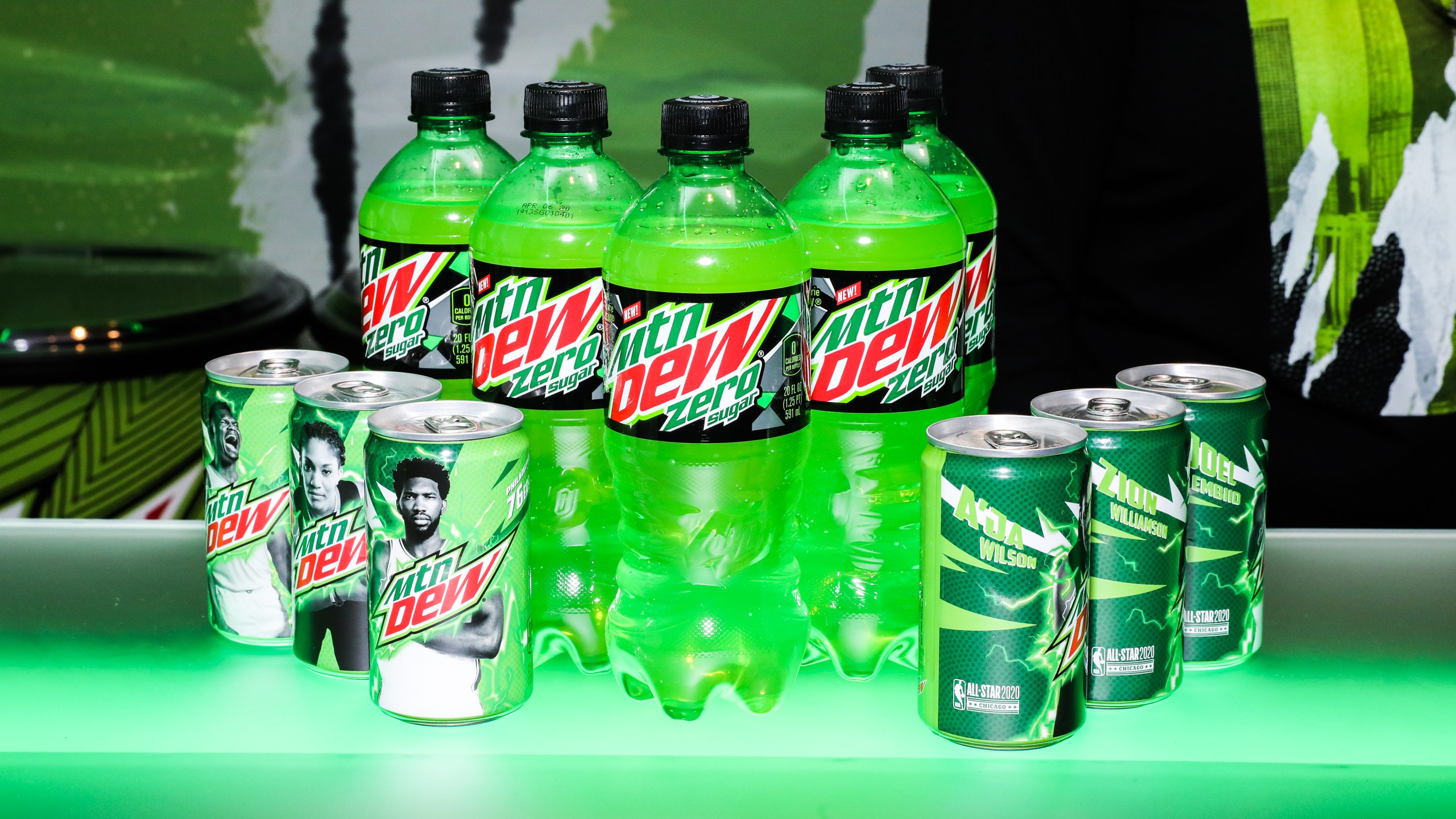 Died mountain dew. Маунтин Дью. Маунтин Дью 2022. Маунтин Дью 1.5 литра. Mountain Dew 0,5 л.