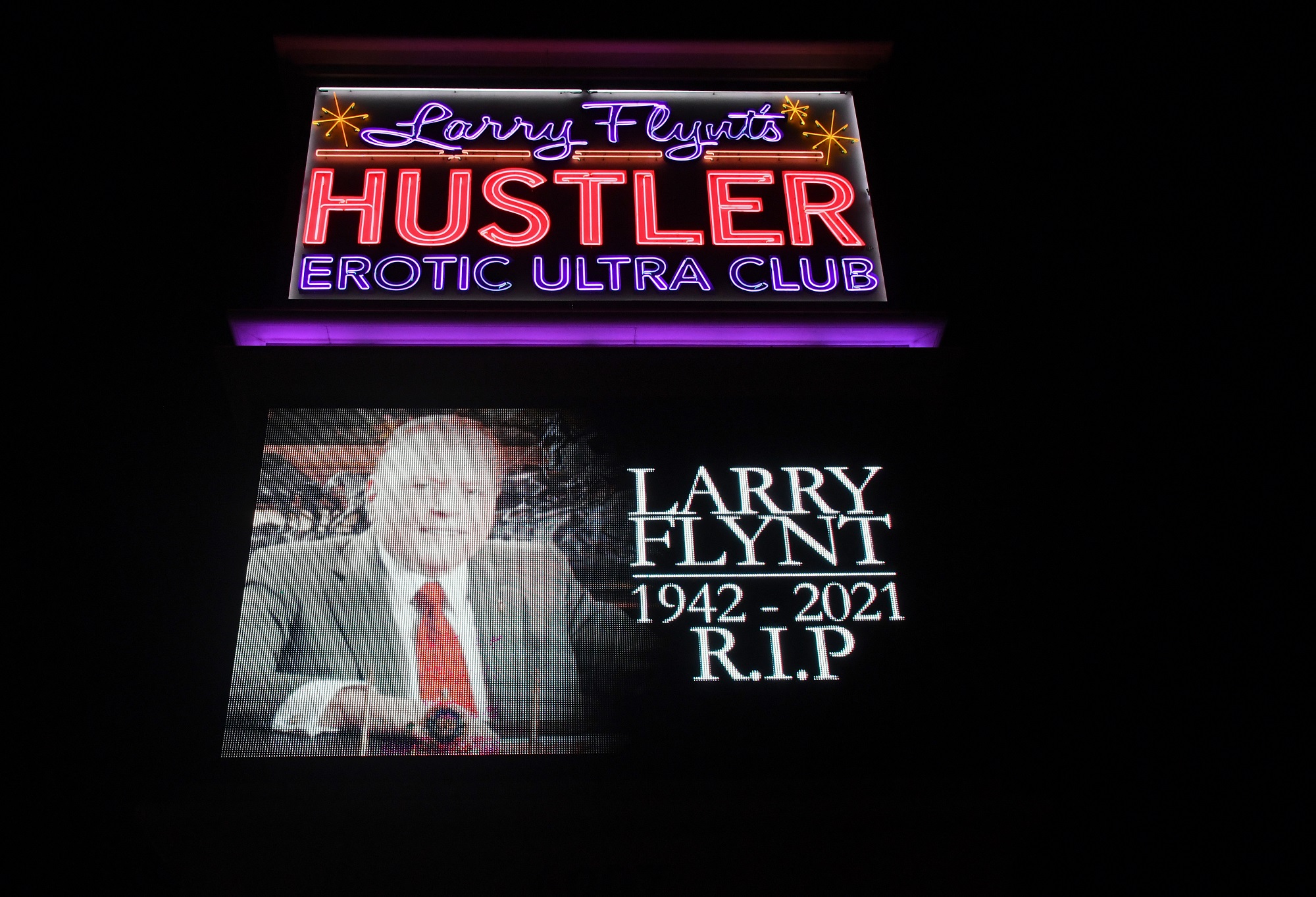 Meghalt Larry Flint, a Hustler atyja | Az online férfimagazin