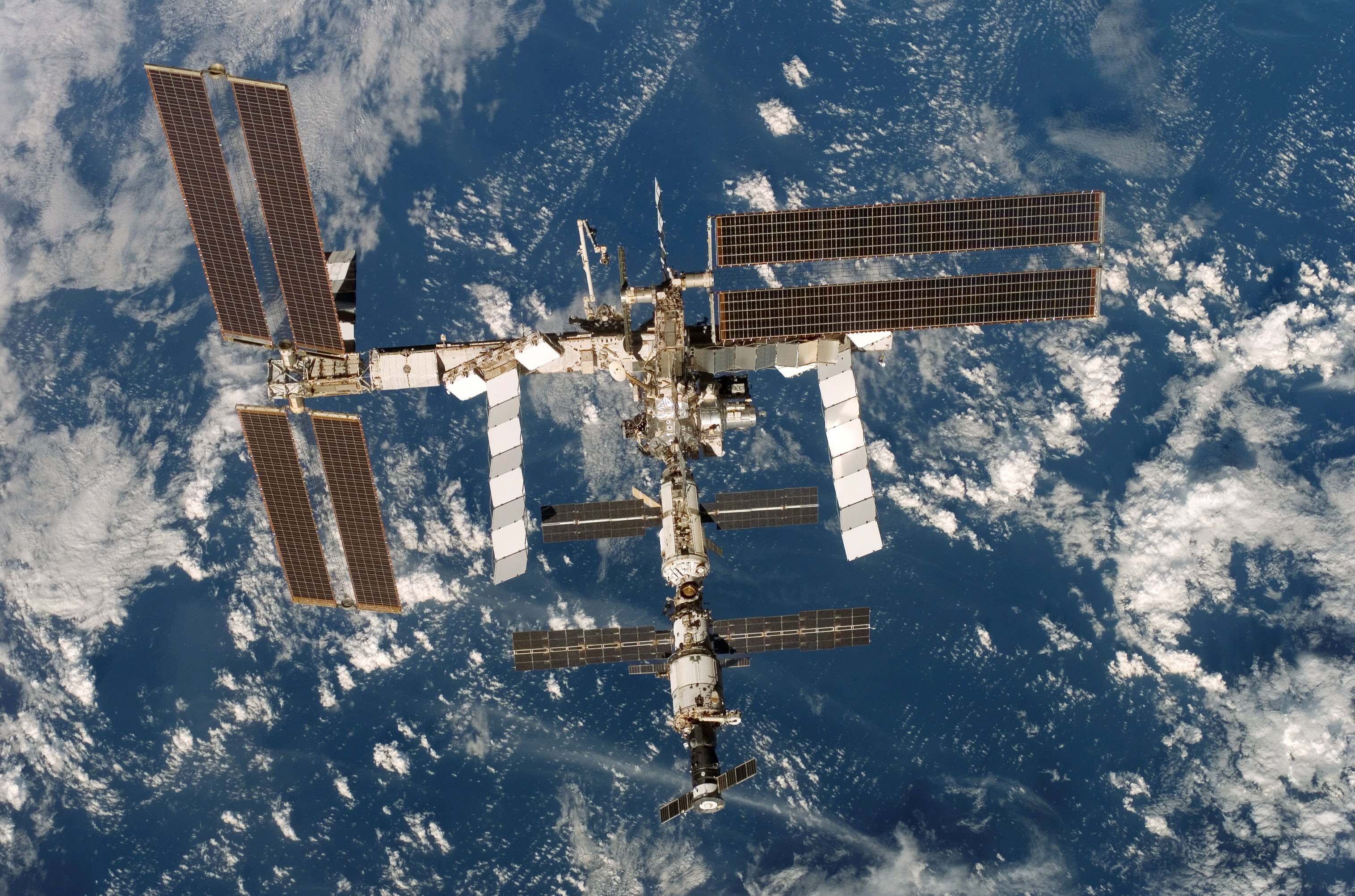 Какие страны участвуют в проекте мкс. Космическая орбитальная станция МКС. Международная Космическая станция ISS. МКС-600. МКС В 2006.