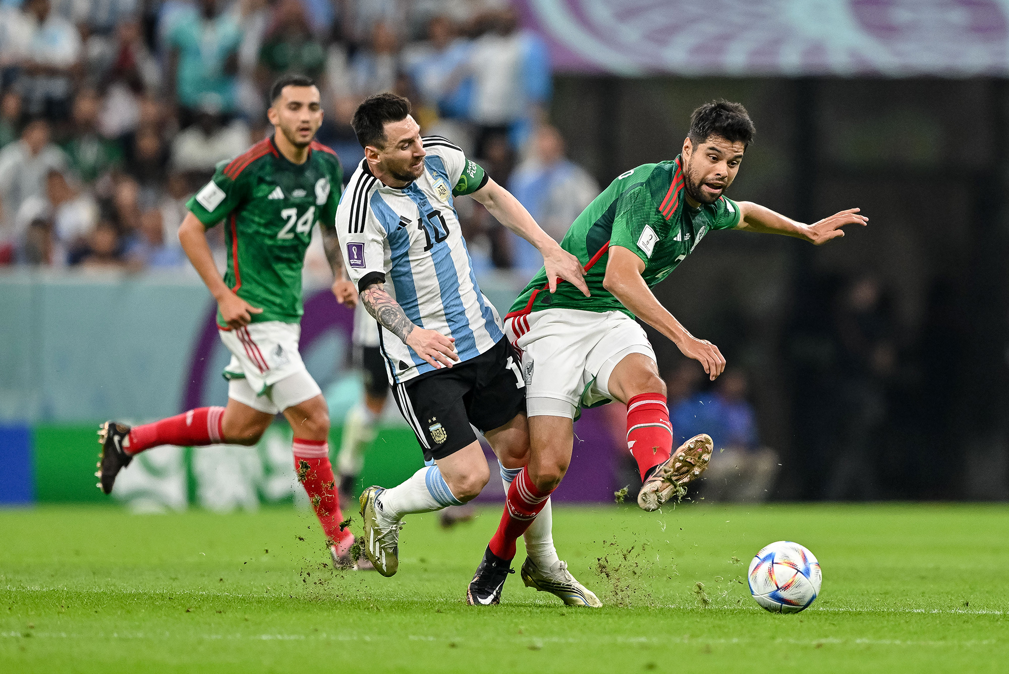 Dos tiros espectaculares le bastaron a Argentina contra México