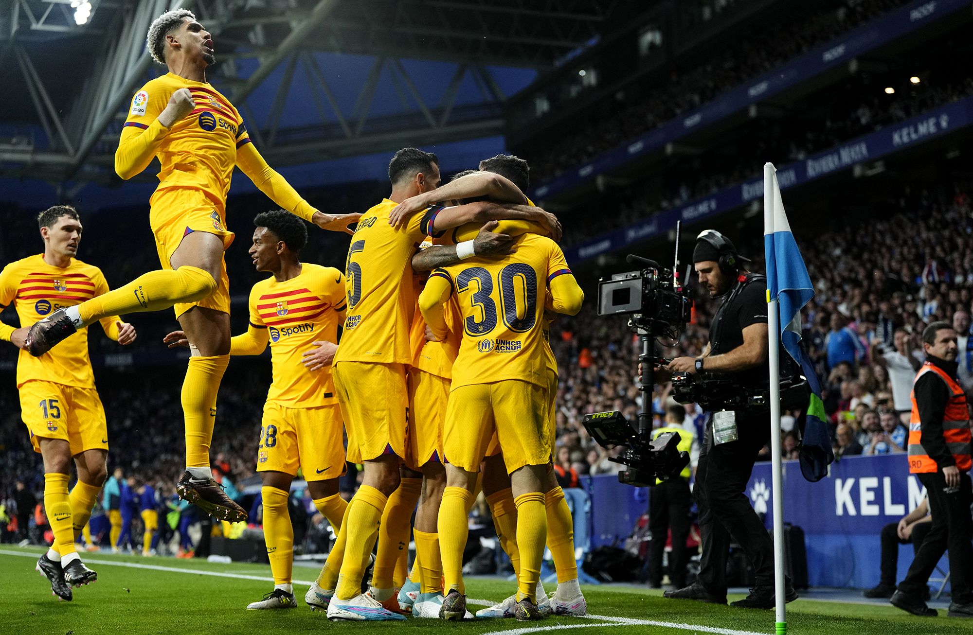 Барса эспаньол 6 0. Реал мадрид последний матч. Брайтон ньюкасл. Чемпионат испании. Фк эспаньол.