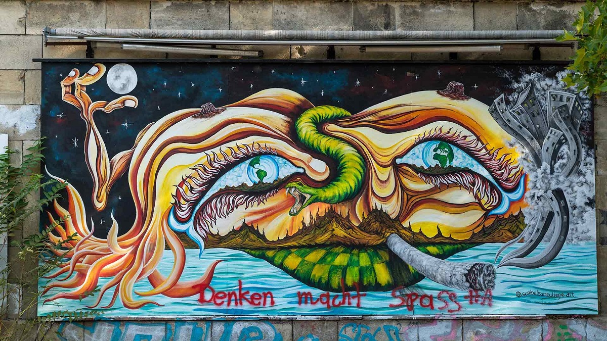 Kukásautókkal és graffiti-nézegetéssel vár a Múzeumok Hosszú Éjszakája