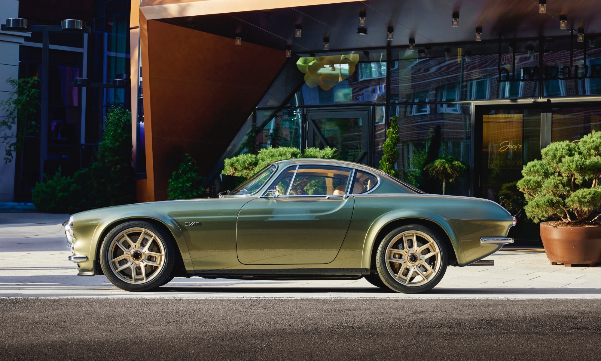Your cool restaurant is a 420 hp Volvo P1800 from Cyan Racing