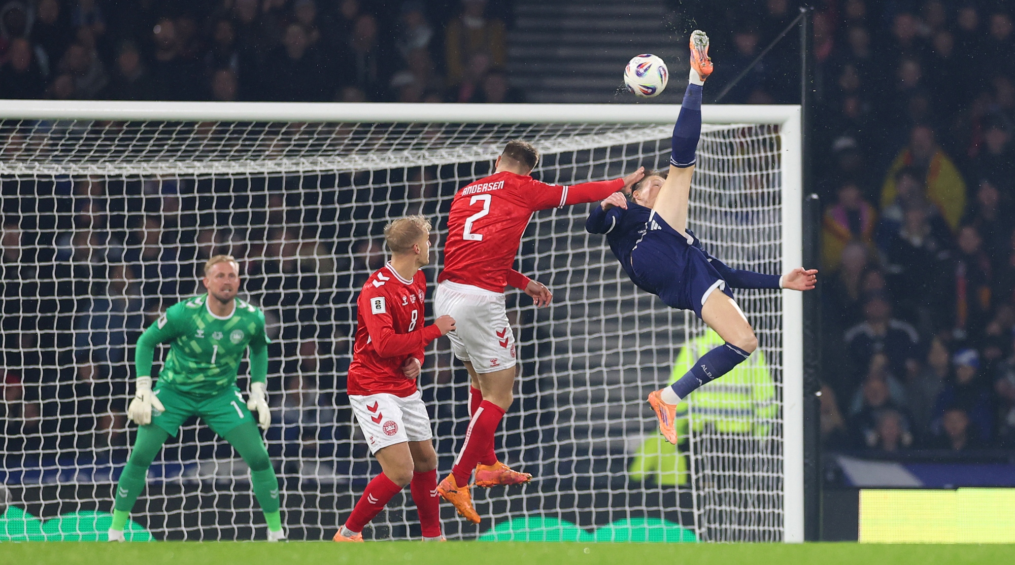 Ollózós csodagól és félpályás átemelés után jutottak ki a világbajnokságra a skótok