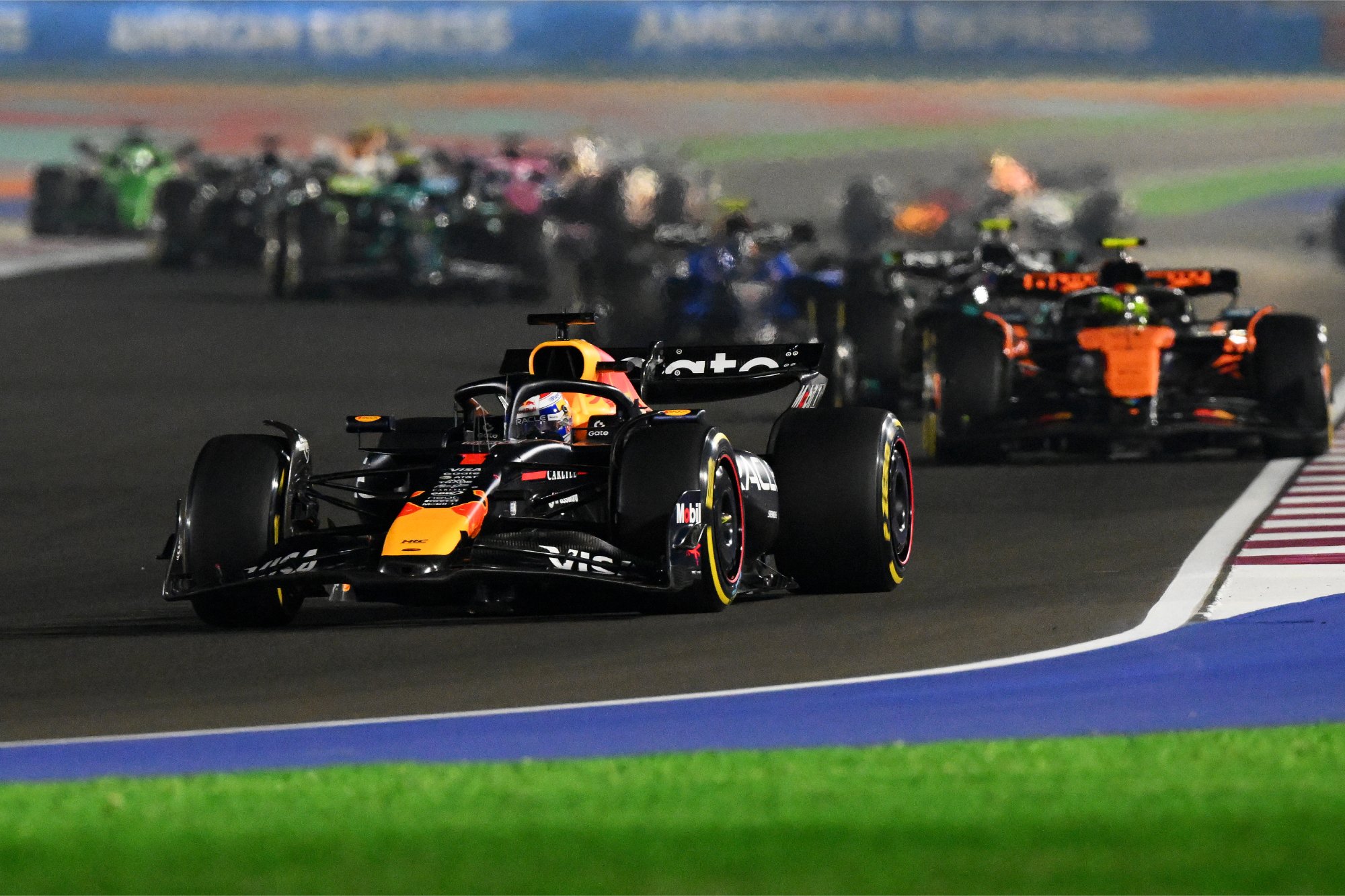 A McLaren csúnyán eltaktikázta magát, Verstappen nyert, és nyitottá tette a vb-harcot