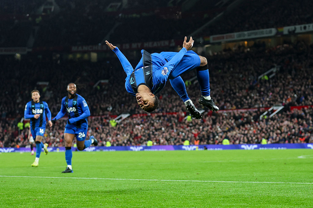 A szezon meccse Manchesterben: két szabadrúgásgól, dráma és nyolcgólos thriller