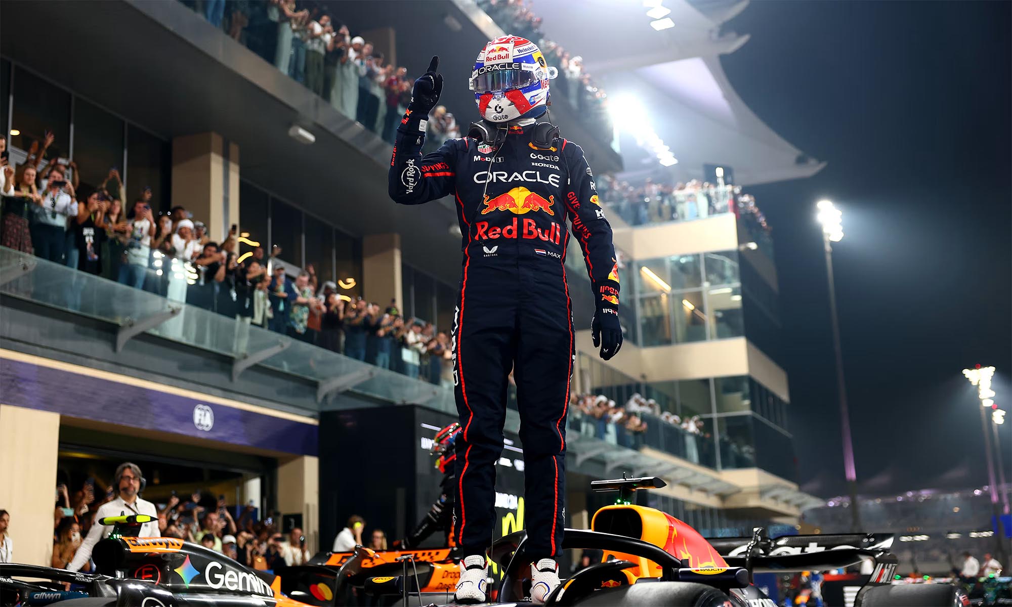 Verstappen húzta be a pole pozíciót a mindent eldöntő szezonzárón