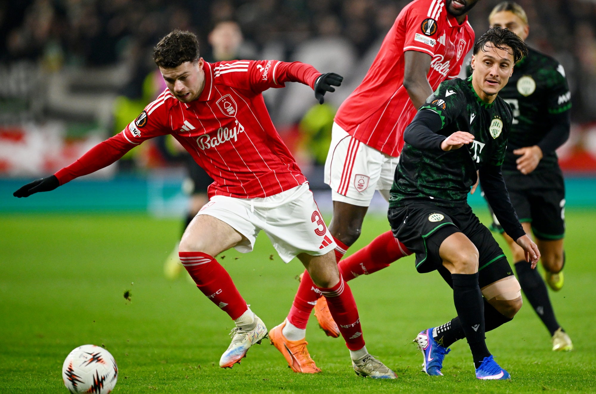 Nagyon kikapott a Fradi Angliában, de a 12. helyen továbbjutott