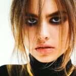 Nagy haj, szomorú szemek