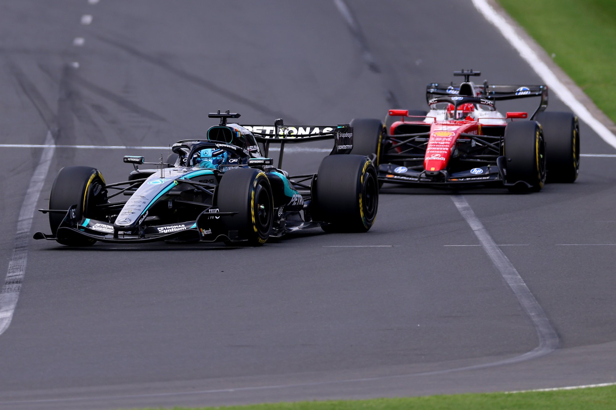 A Mercedes tarolt, Verstappen pedig átgázolt szinte a teljes mezőnyön a huszadik helyről